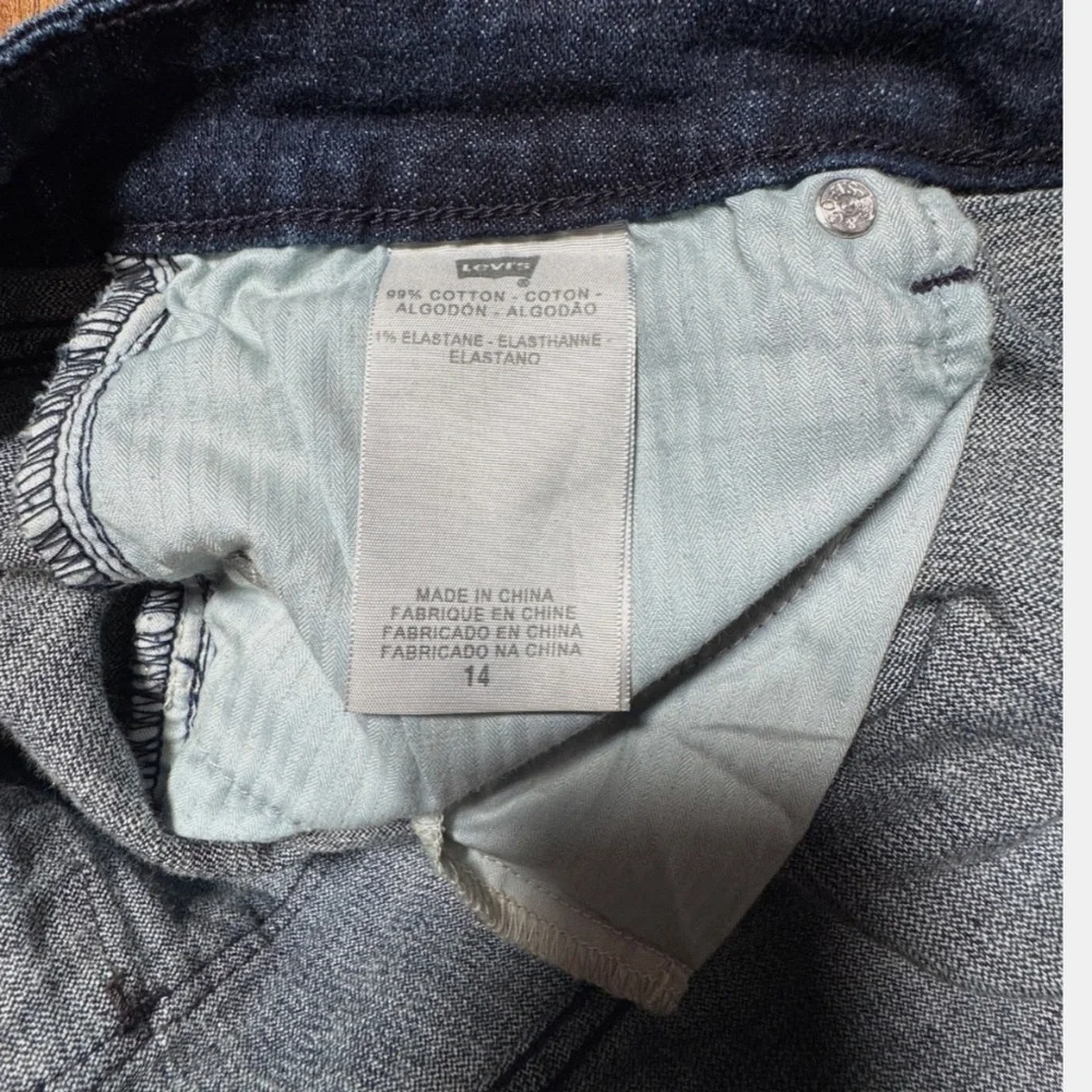 (14/32) **LEVI'S** CLASSIC DEMI CURVE STRETCH DENIM WOMENS JEAN SHORTS